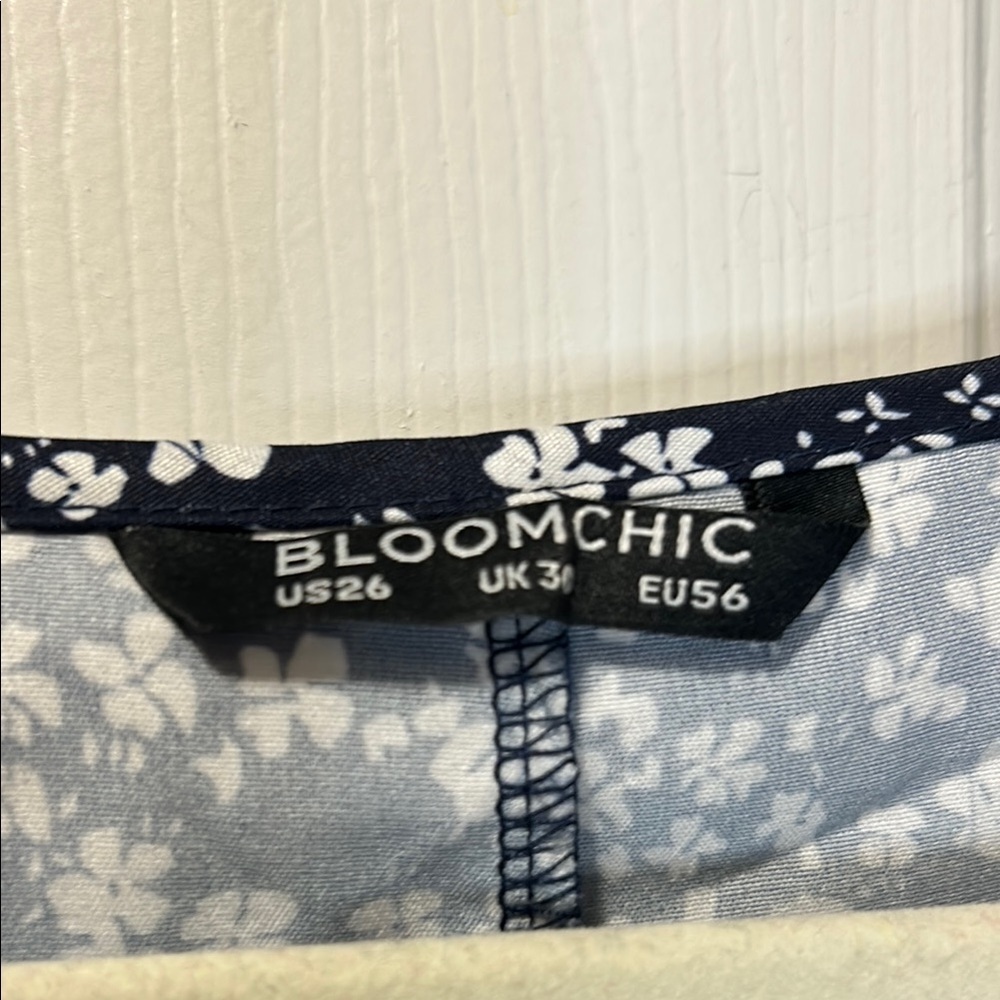 BloomChic Navy and White Floral Blouse - Picture 2 of 6